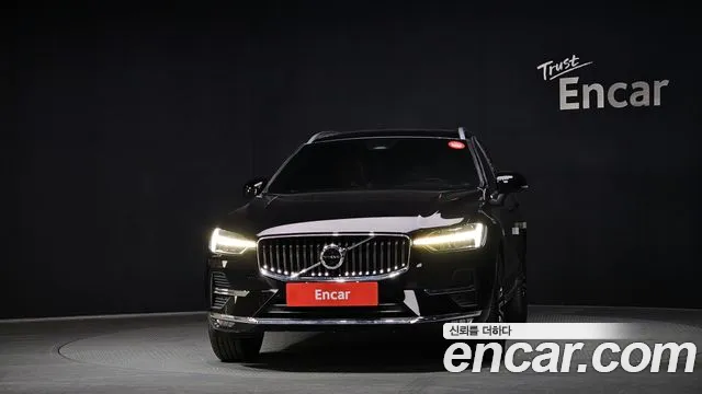 Volvo XC60 2022 — фото 3