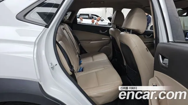 Hyundai Kona 2018 — фото 12