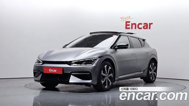 Kia EV6 2022 — фото 1