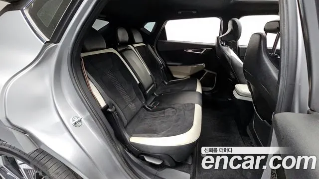 Kia EV6 2022 — фото 11