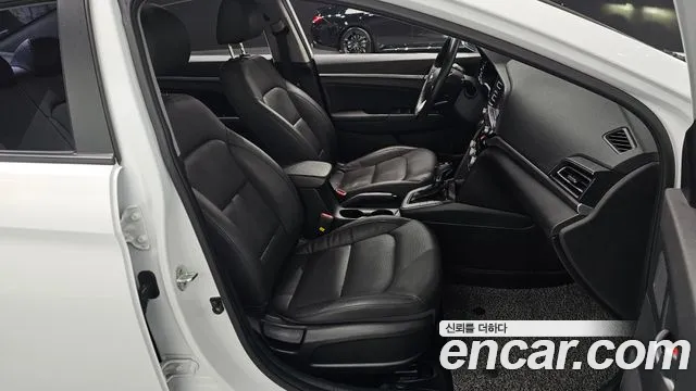Hyundai AVANTE 2020 — фото 10