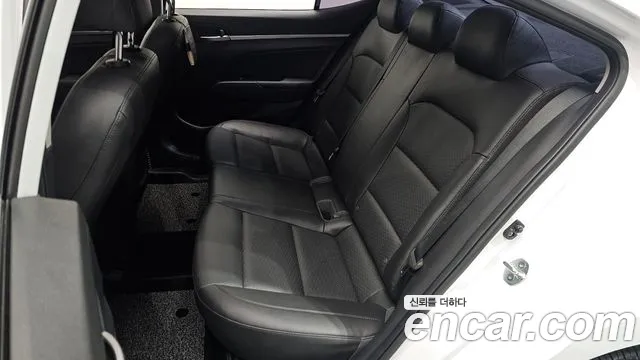 Hyundai AVANTE 2020 — фото 12