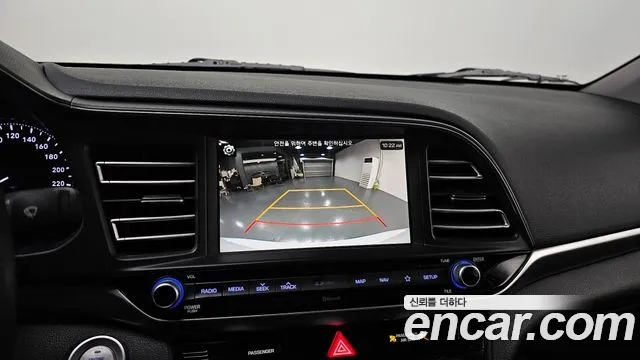 Hyundai AVANTE 2020 — фото 15