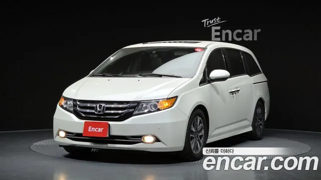 Honda Odyssey 2015 — фото 1