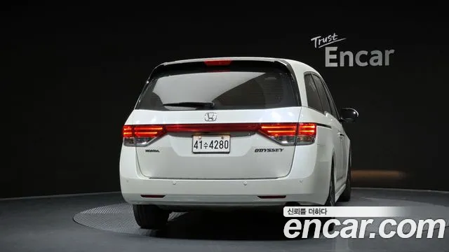 Honda Odyssey 2015 — фото 4