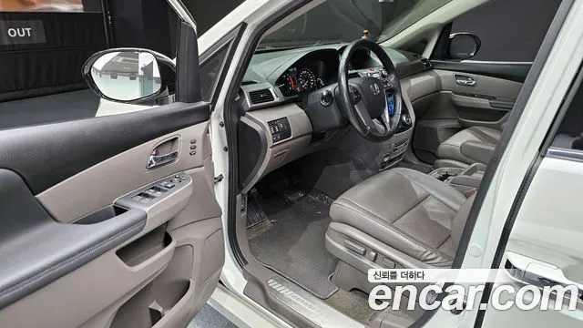 Honda Odyssey 2015 — фото 11