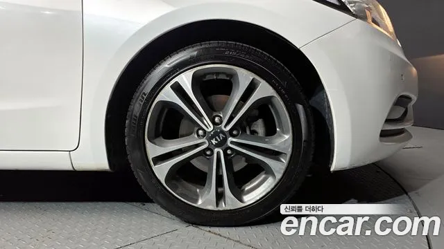 Kia K3 2013 — фото 5