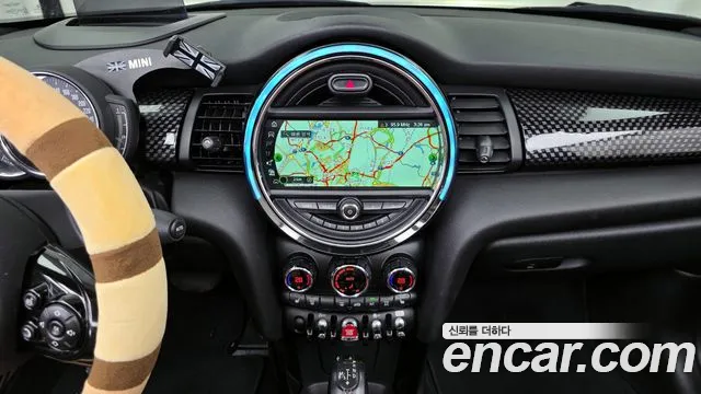 Mini Cooper Convertible 2019 — фото 14