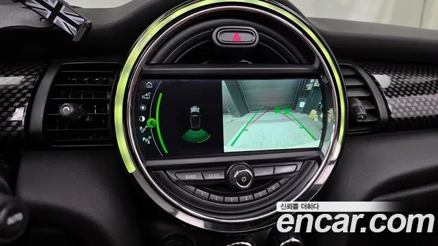 Mini Cooper Convertible 2019 — фото 15