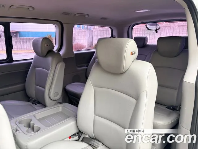 Hyundai Starex 2017 — фото 7