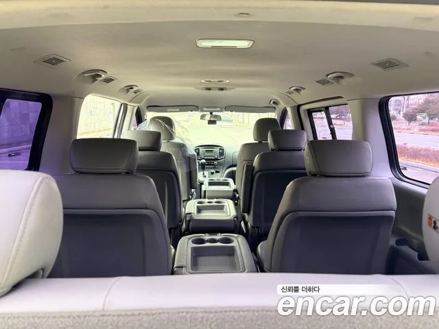 Hyundai Starex 2017 — фото 12