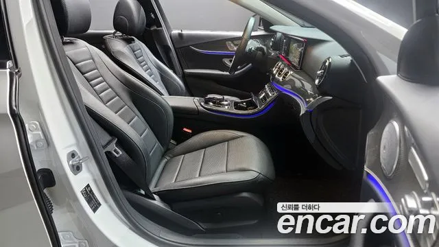 Mercedes-Benz E-Class 2020 — фото 11