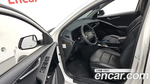 Kia Niro 2022 — фото 10