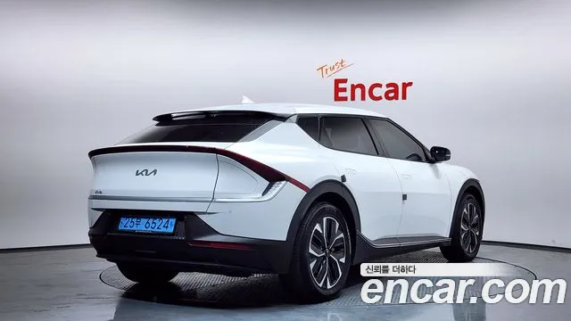 Kia EV6 2022 — фото 1