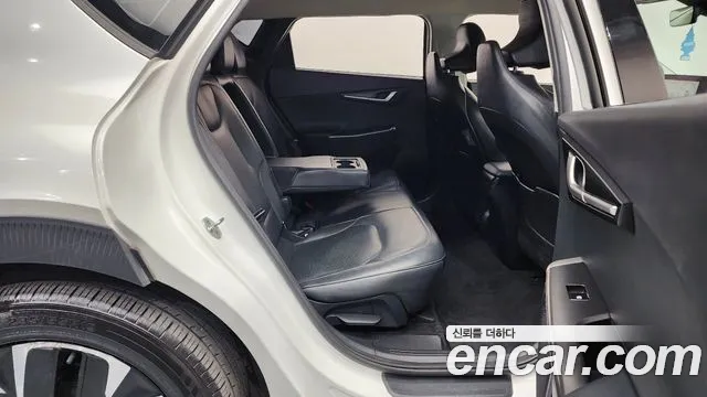 Kia EV6 2022 — фото 11