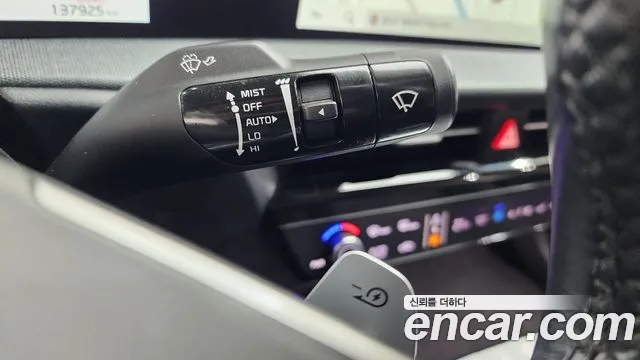 Kia EV6 2022 — фото 17