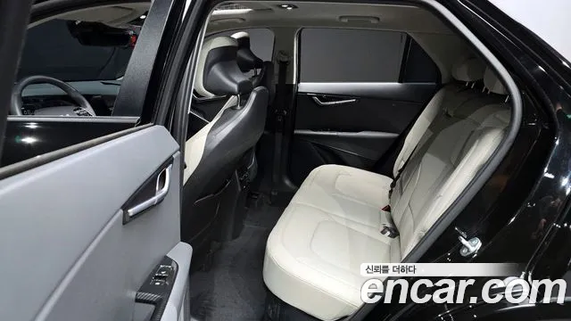Kia Niro 2023 — фото 13