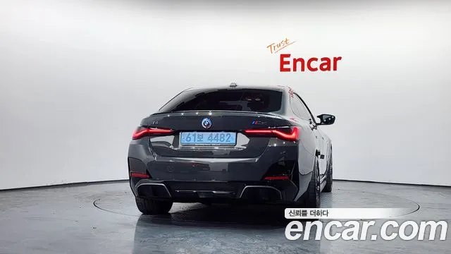 BMW i4 2023 — фото 4
