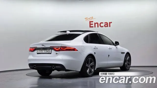 Jaguar XF 2017 — фото 2