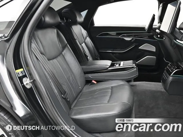 Audi A8 2021 — фото 12