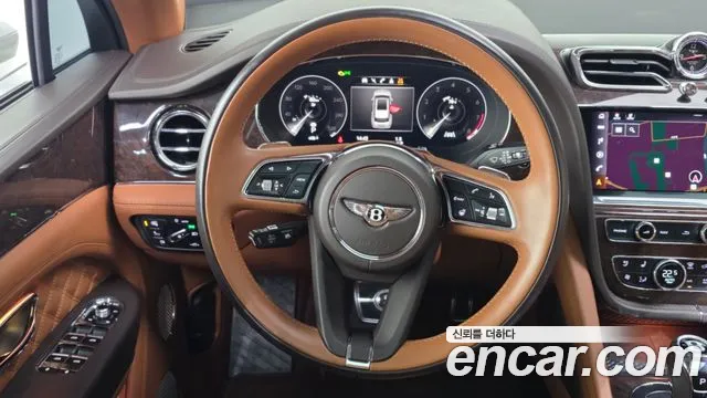 Bentley Bentayga 2021 — фото 13
