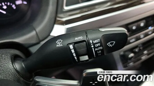 Genesis G80 2017 — фото 16