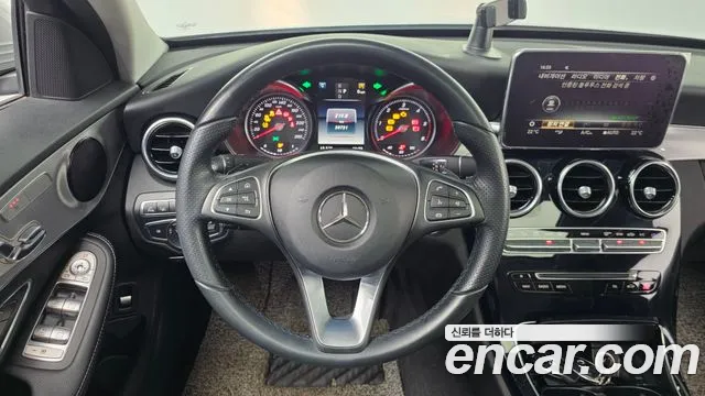 Mercedes-Benz C-Class 2018 — фото 13