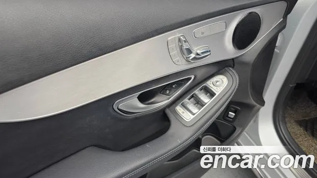 Mercedes-Benz C-Class 2018 — фото 18
