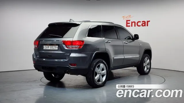 Jeep Cherokee 2012 — фото 2