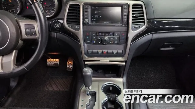 Jeep Cherokee 2012 — фото 15