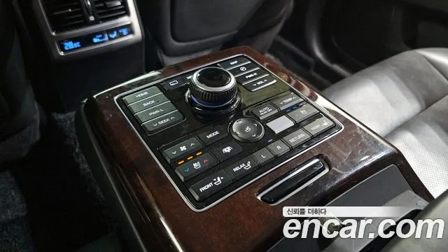 Hyundai Equus 2013 — фото 19