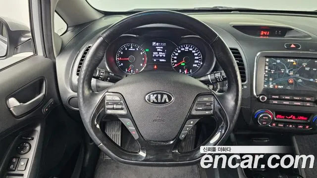 Kia K3 2016 — фото 13