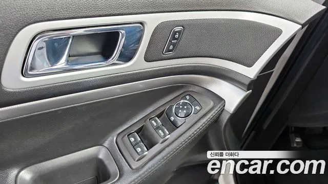 Ford Explorer 2015 — фото 18