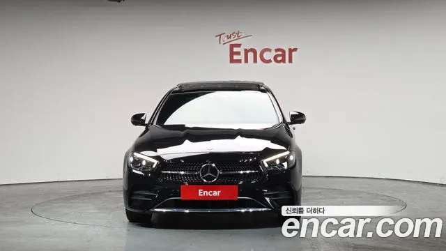 Mercedes-Benz E-Class 2022 — фото 3