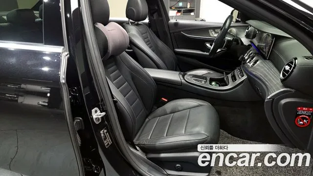 Mercedes-Benz E-Class 2022 — фото 10