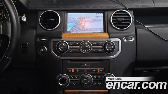 Land Rover Discovery 2013 — фото 14