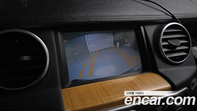 Land Rover Discovery 2013 — фото 15