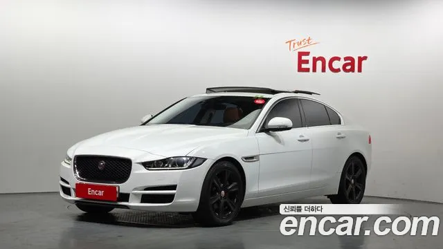 Jaguar XE 2019 — фото 1