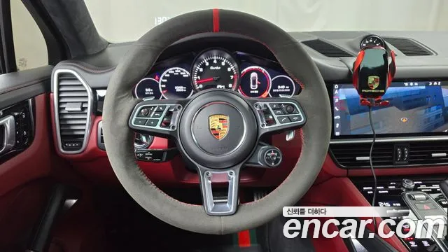 Porsche Cayenne 2020 — фото 13