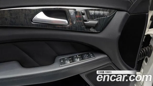 Mercedes-Benz CLS-Class 2014 — фото 18