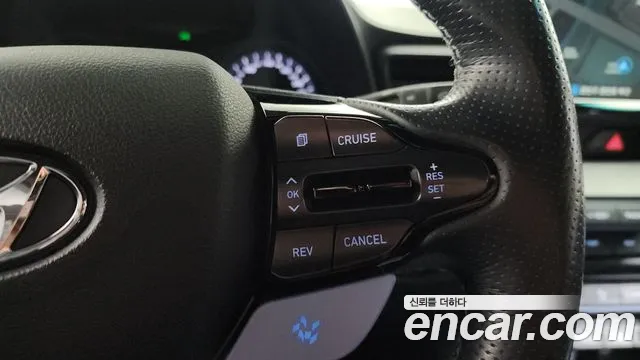 Hyundai Veloster 2019 — фото 14