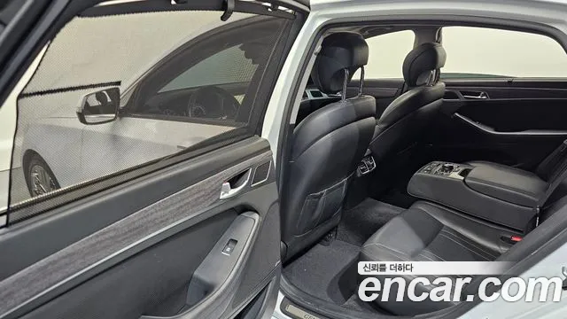 Hyundai Genesis 2016 — фото 11