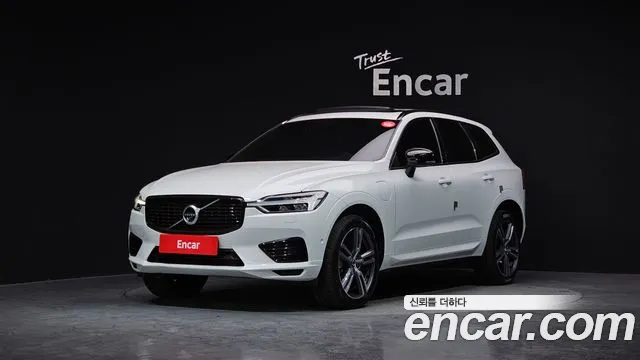 Volvo XC60 2021 — фото 1