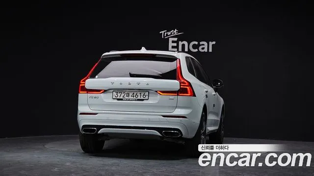 Volvo XC60 2021 — фото 4