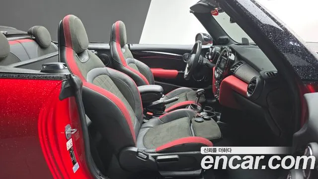 Mini Cooper Convertible 2019 — фото 10