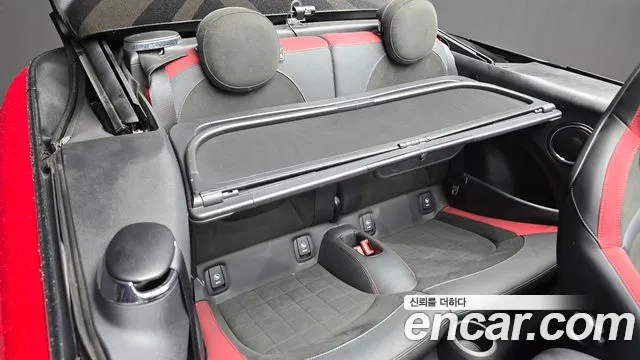 Mini Cooper Convertible 2019 — фото 12