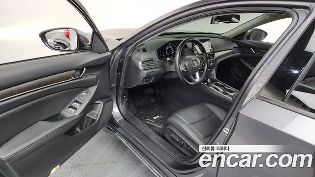 Honda Accord 2019 — фото 10