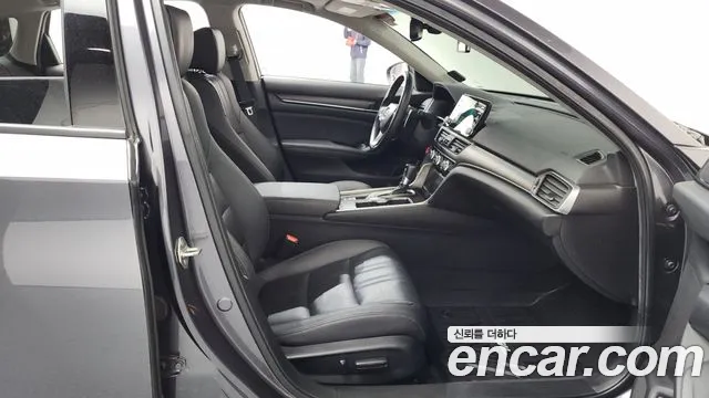 Honda Accord 2019 — фото 11
