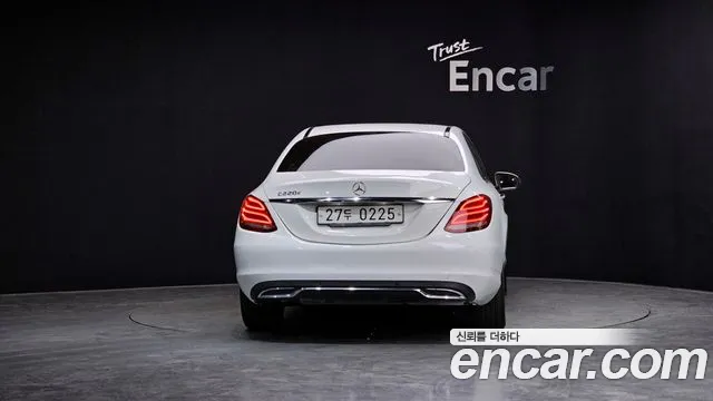 Mercedes-Benz C-Class 2016 — фото 4
