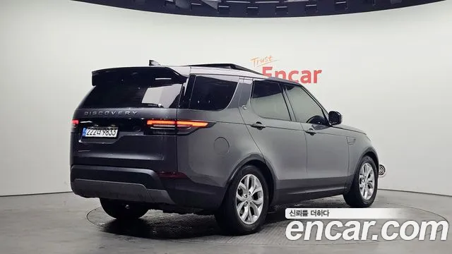 Land Rover Discovery 2018 — фото 2